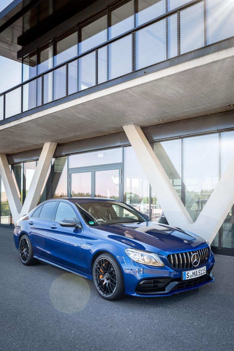  Mercedes-AMG C63 S (W205) 2018 года  (WW) (фото 21 из 44)